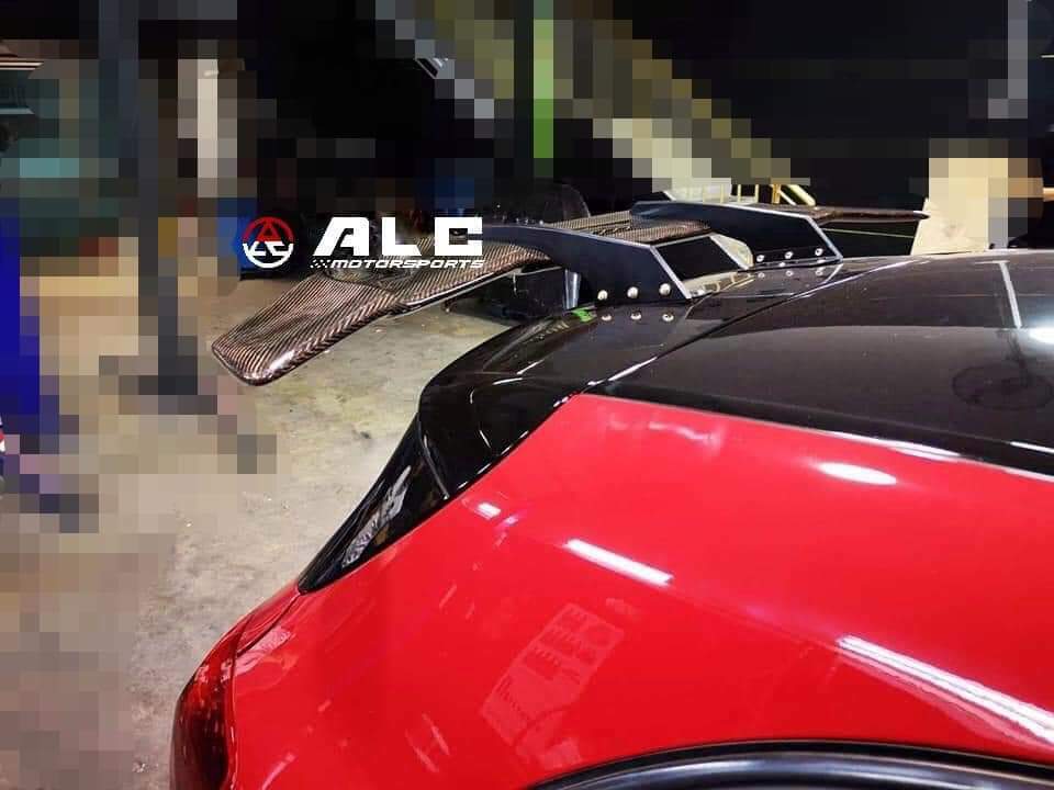 Universal Carbon Fiber GT Wing For VW/Mercedes/Audi/BMW Hatchback & MPV