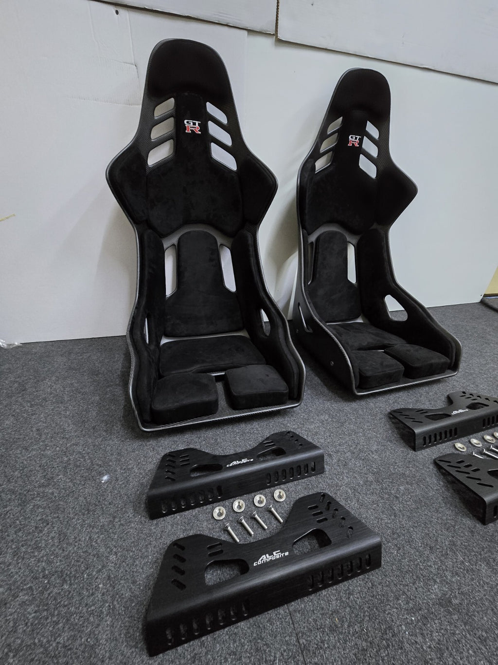 Dry Carbon Fiber Lightweight Bucket Seat With Padding & Bracket Harness 2pc 1set