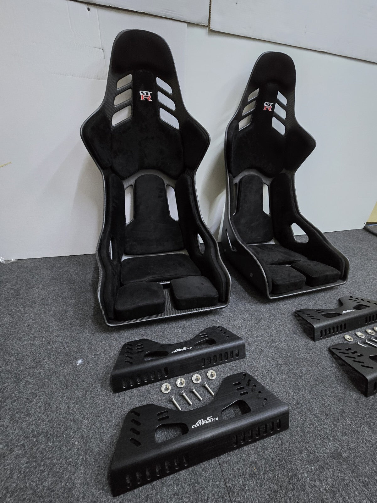 Dry Carbon Fiber Lightweight Bucket Seat With Padding & Bracket Harness 2pc 1set