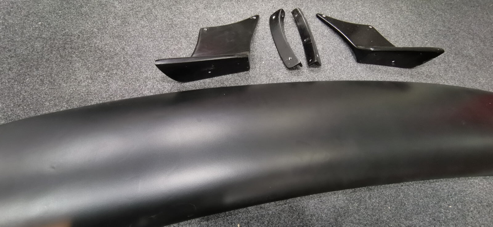 Fit For Nissan GTR R35 09-20 Esprit Style FRP Rear Spoiler Wing (bolt on)