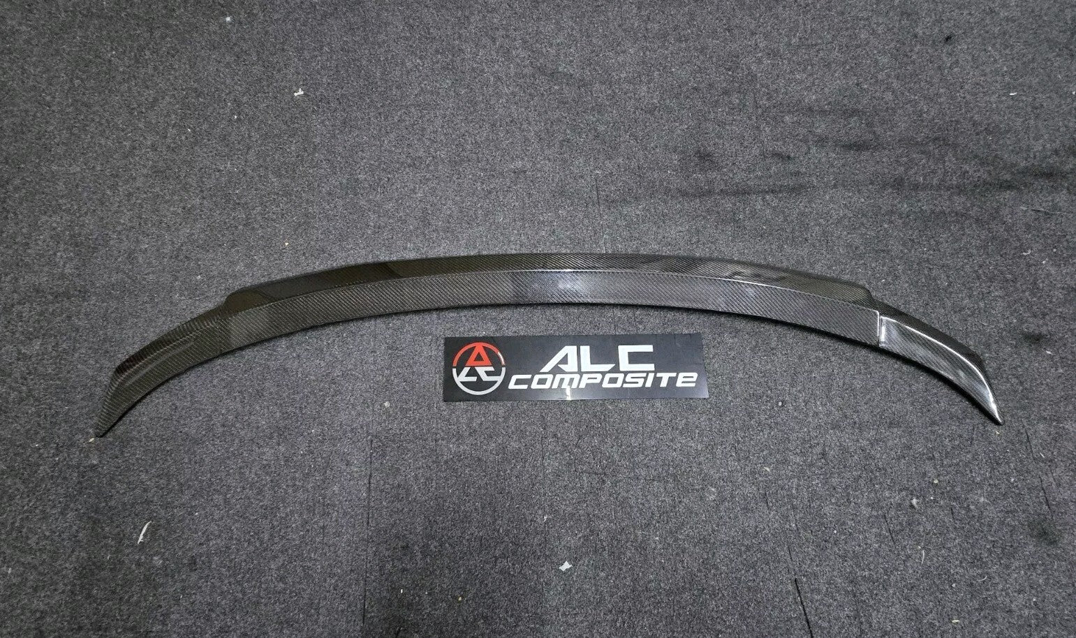 Fit For Toyota GR Yaris Carbon Fiber/Forged Carbon Fiber Center Rear Spoiler