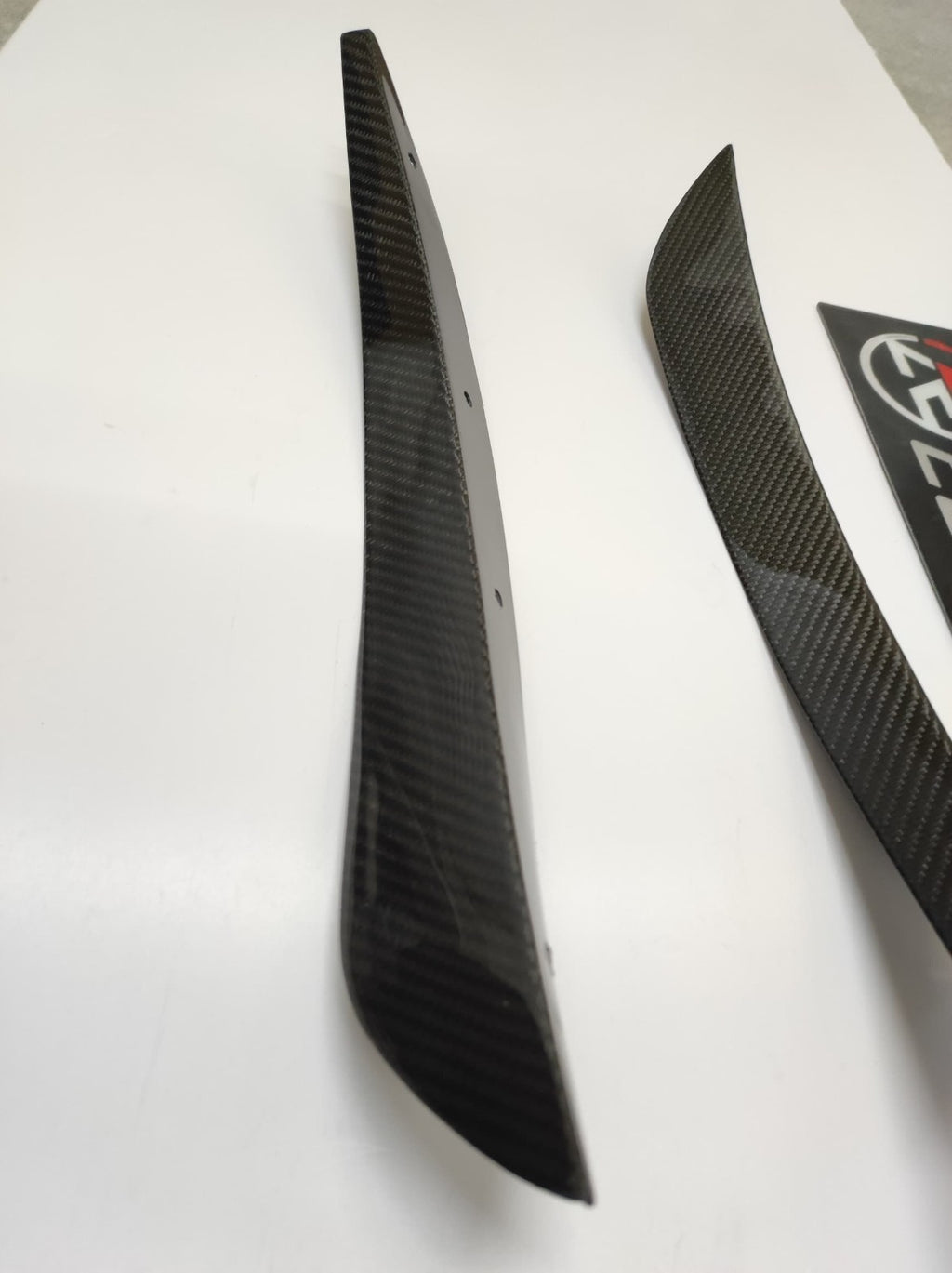 Fit For Audi R8 Gen 1 2008-2015 Front Bumper ALC Carbon Fiber Canard