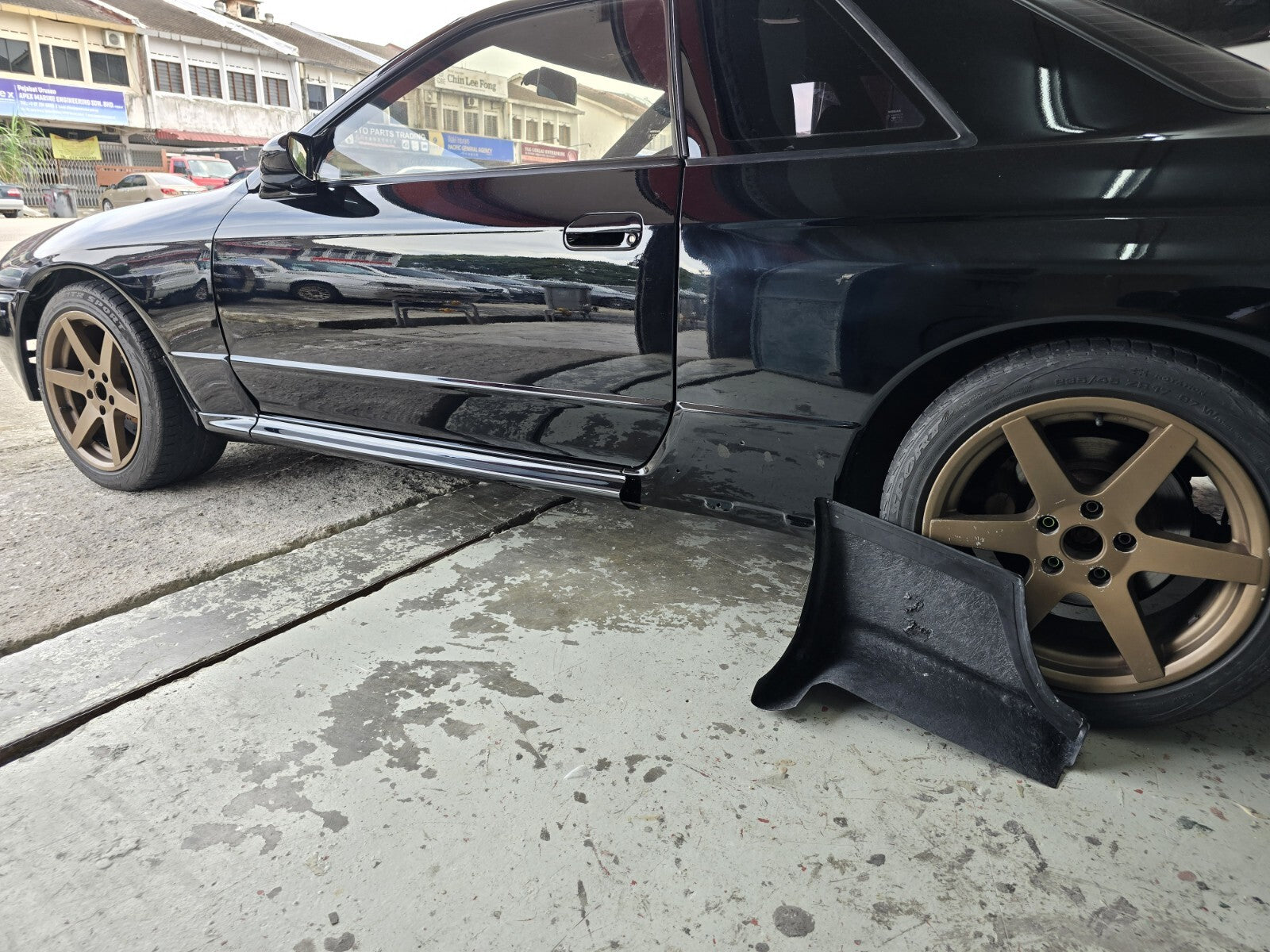 Fit For R32 GTR FRP SIDE SKIRT EXTENSIONS & SIDE POD (For non N1 side skirt))