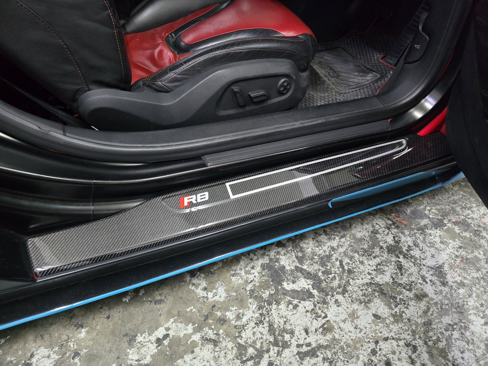 Fit For Audi R8 100% Carbon Fiber Outer Door Sill For Gen. 1 R8 2008-2015