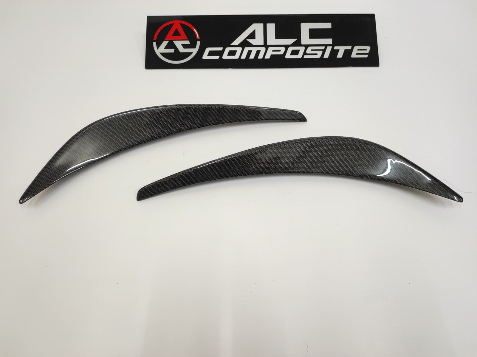 Fit For Audi R8 Gen 1 2008-2015 Front Bumper Carbon Fiber Canard Bolt On