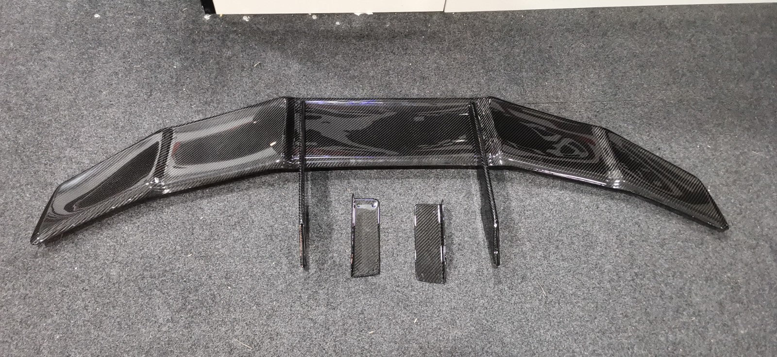 Universal Carbon Fiber GT Wing For VW/Mercedes/Audi/BMW Hatchback & MPV