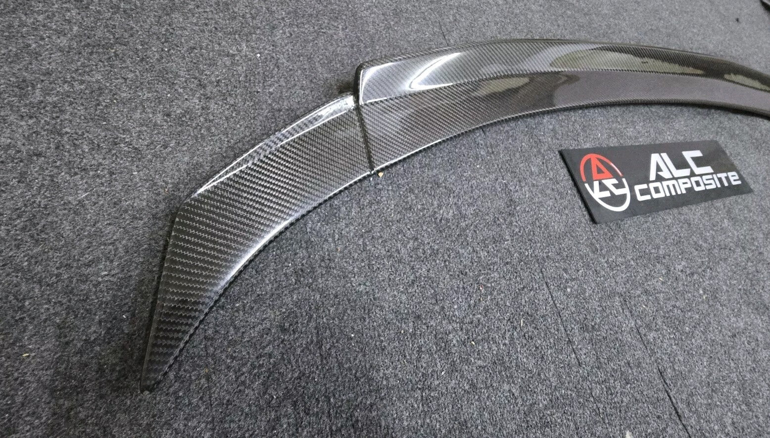 Fit For Toyota GR Yaris Carbon Fiber/Forged Carbon Fiber Center Rear Spoiler