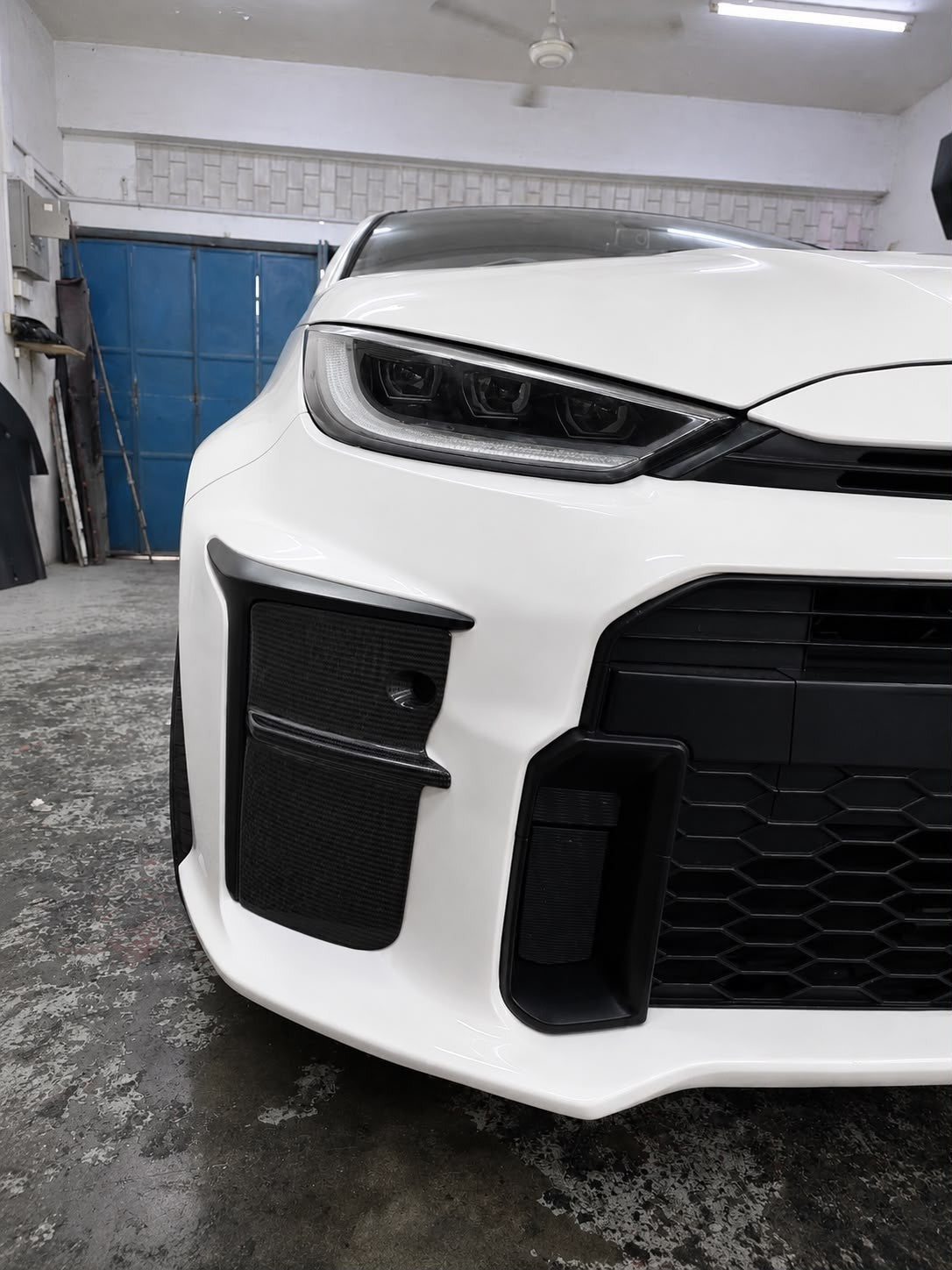 Fit For GR Yaris GXPA16 Carbon Fiber Front Bumper Duct Cover / Fog Lamp Delete