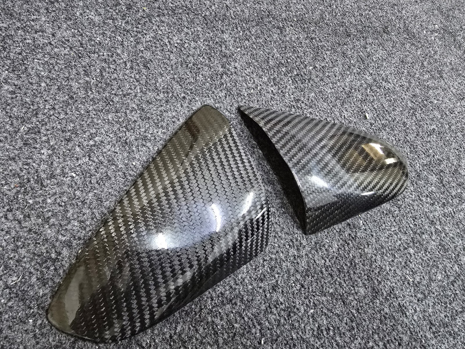Carbon Fiber Tank Sliders for Suzuki GSX-R1000 (’17-) & GSX-R1000R (’17-)