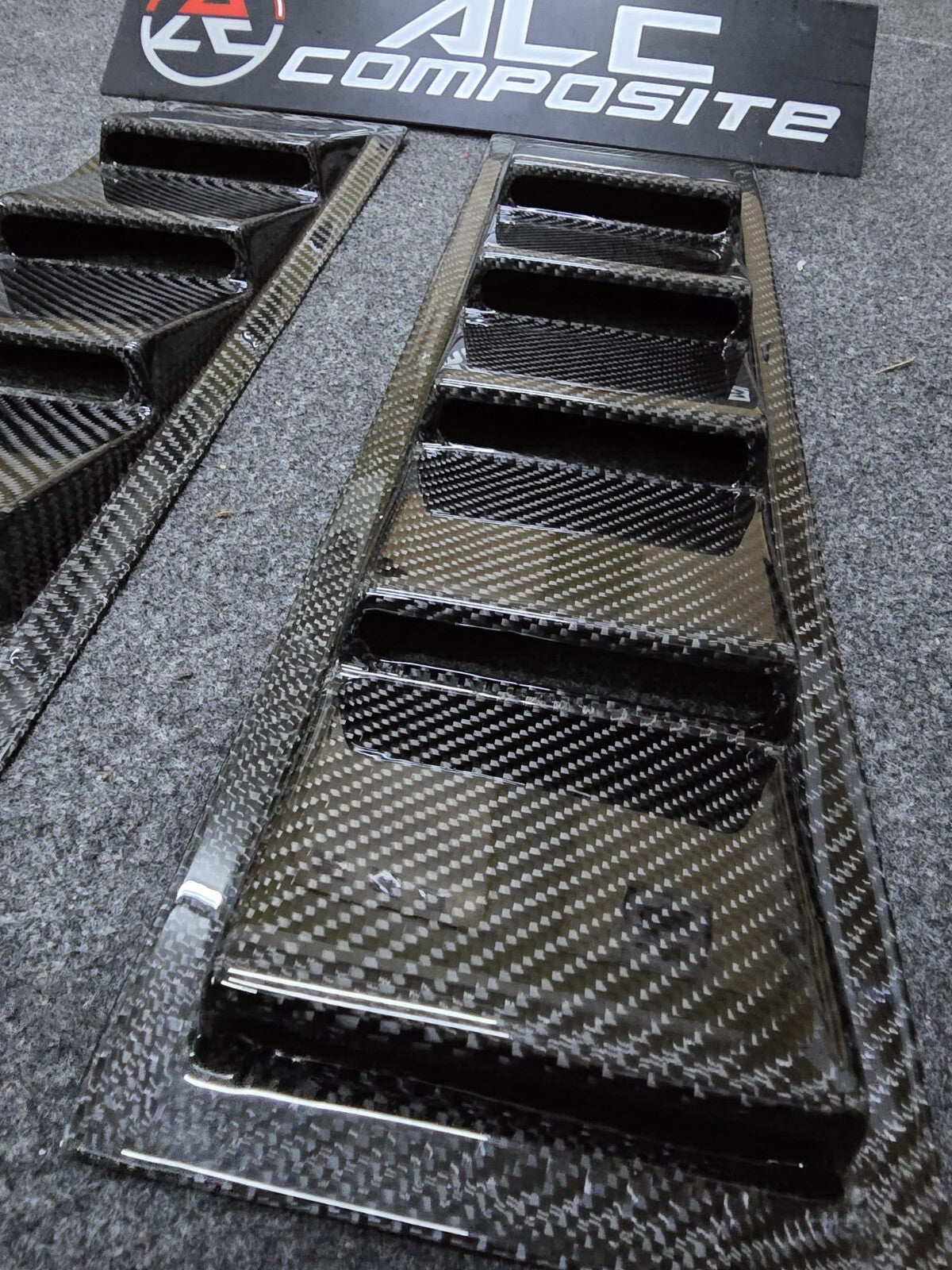 ALC Composite Carbon Fiber Universal/S2000 Hood/Fender Louvre Vents (Pair)