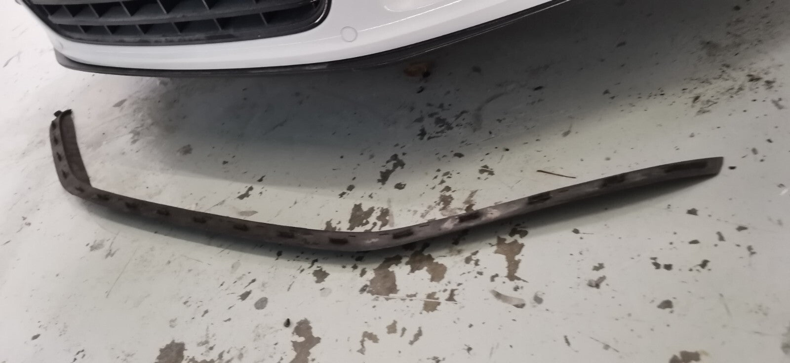 Fit For Audi R8 Carbon Fiber Front lip 2008 - 2015