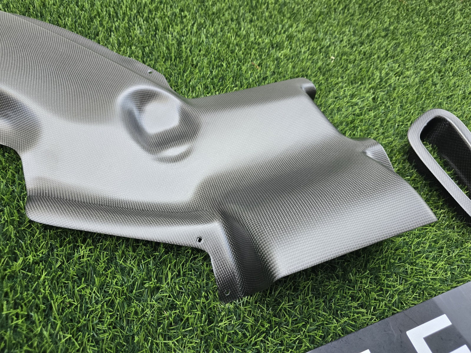 Air Guide Duct For Nissan Skyline GT-R R34 Use with Z/R-Tune Carbon Bonnet Only