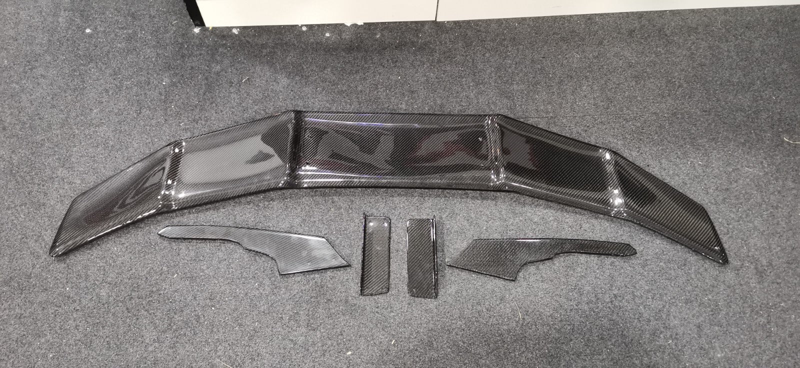 Universal Carbon Fiber GT Wing For VW/Mercedes/Audi/BMW Hatchback & MPV