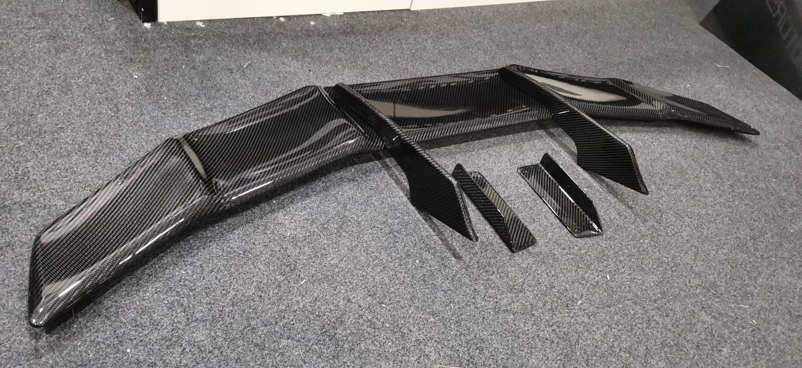 Universal Carbon Fiber GT Wing For VW/Mercedes/Audi/BMW Hatchback & MPV