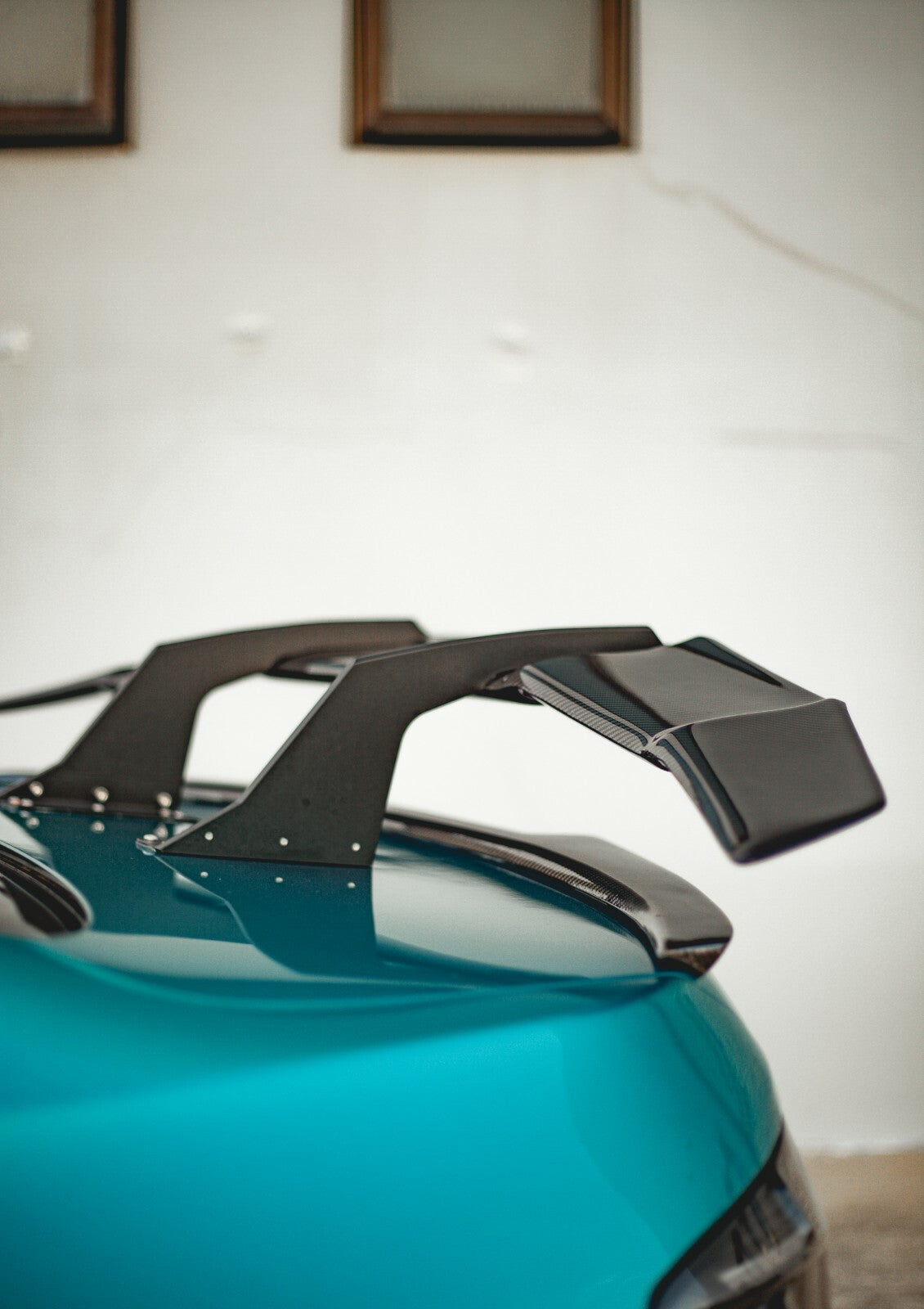 Universal Carbon Swan Neck GT Wing