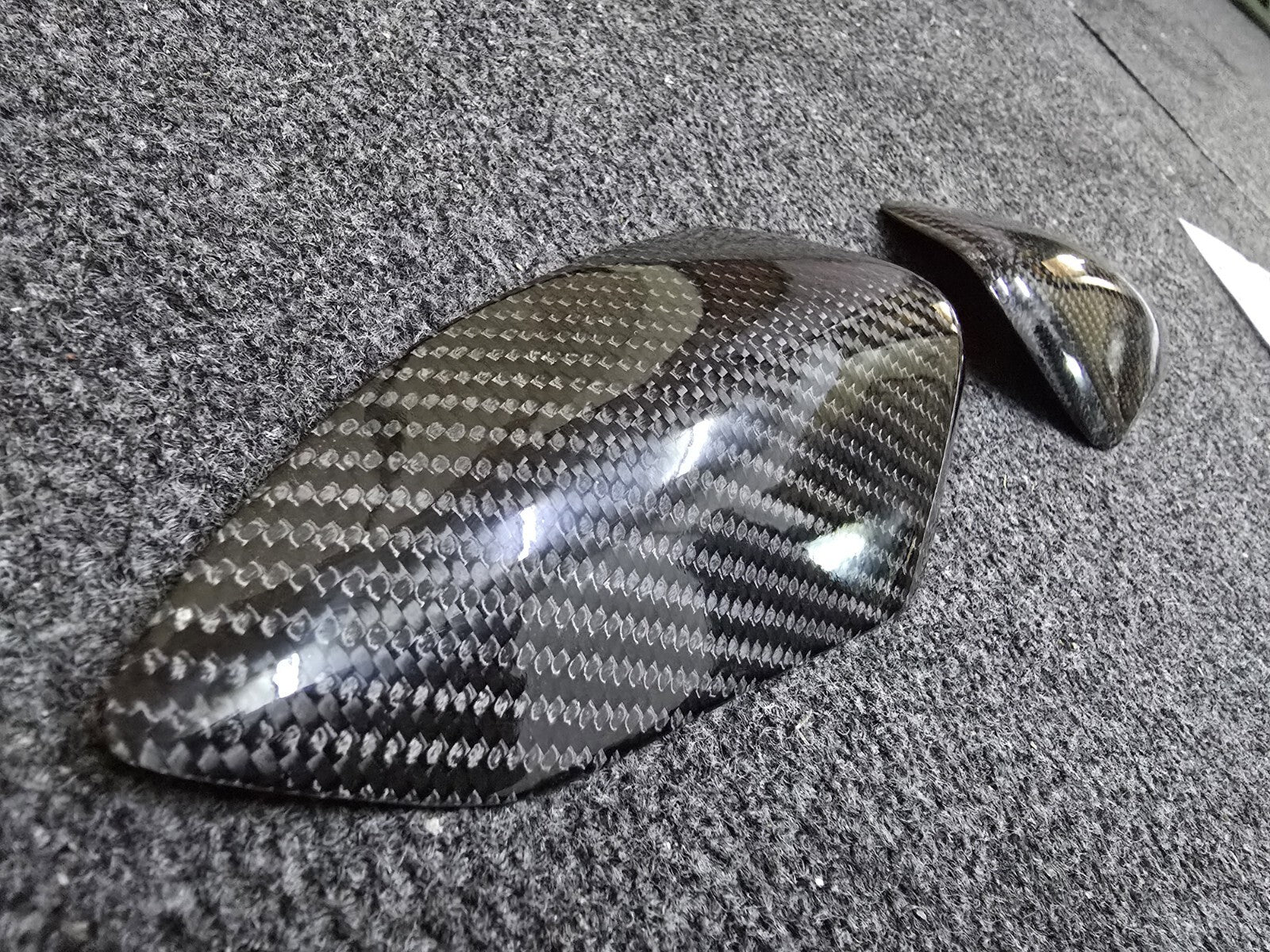 Carbon Fiber Tank Sliders fit for Yamaha YZF-R6 ('17-)
