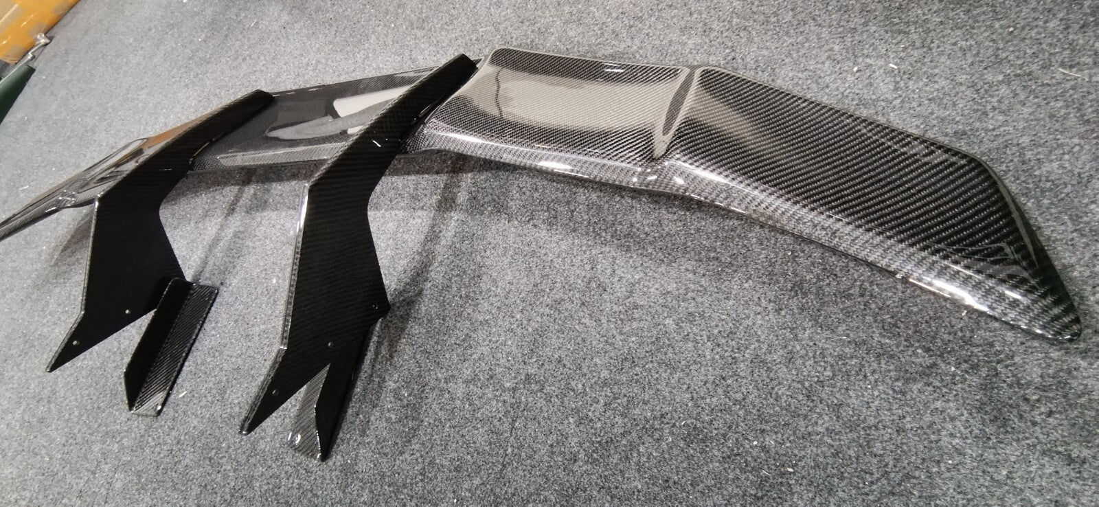 Universal Carbon Swan Neck GT Wing