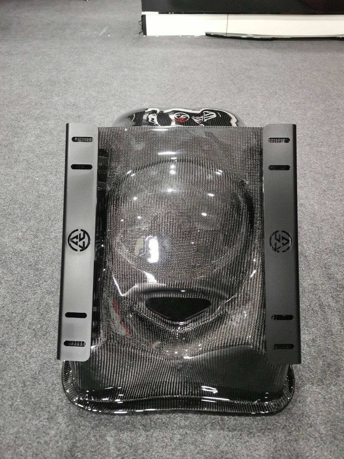 Dry Carbon Fiber Bucket Seat With Suede Padding 1pc (UPS EXPRESS SHIPPING)