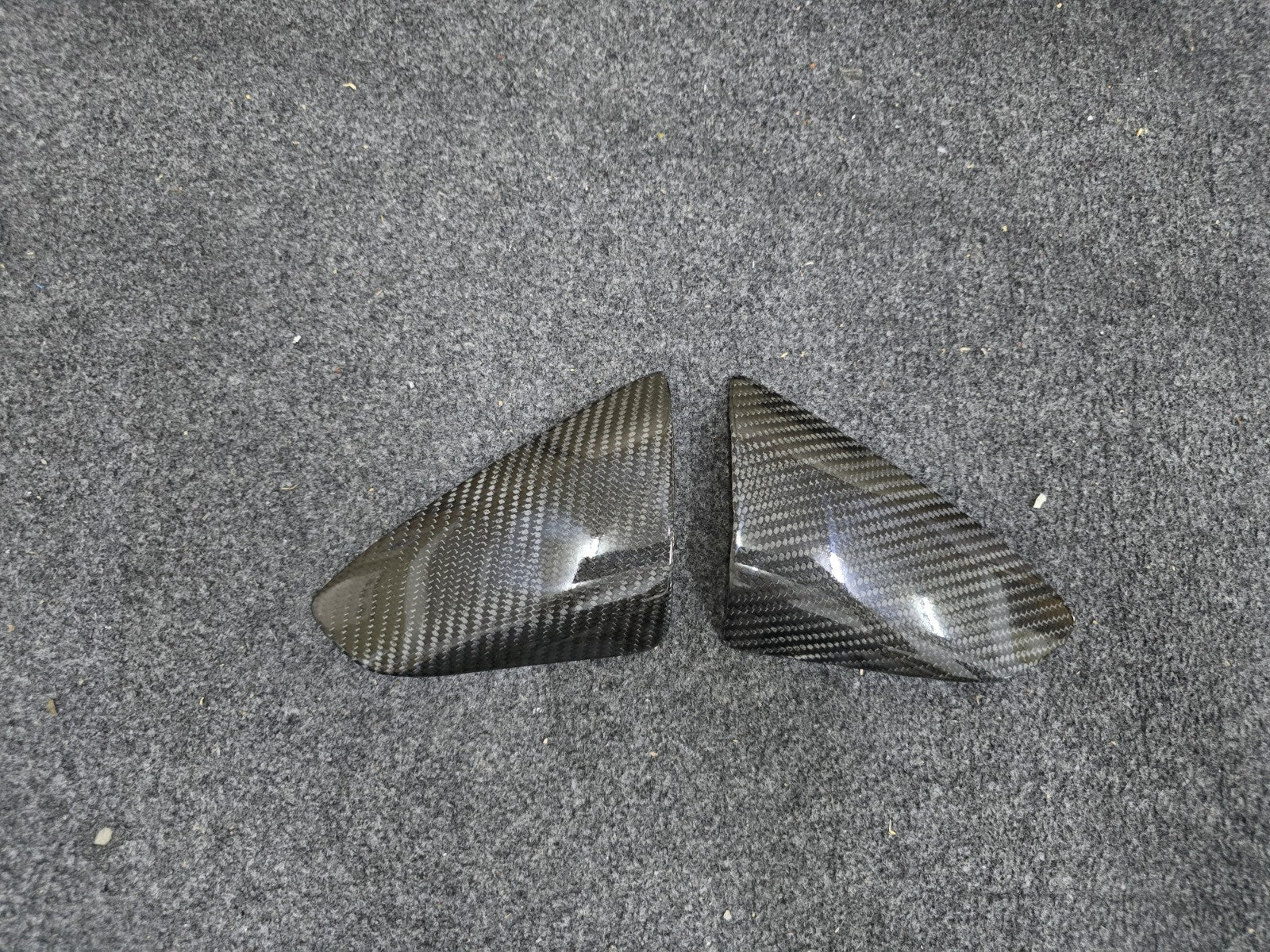 Carbon Fiber Tank Sliders for Suzuki GSX-R1000 (’17-) & GSX-R1000R (’17-)