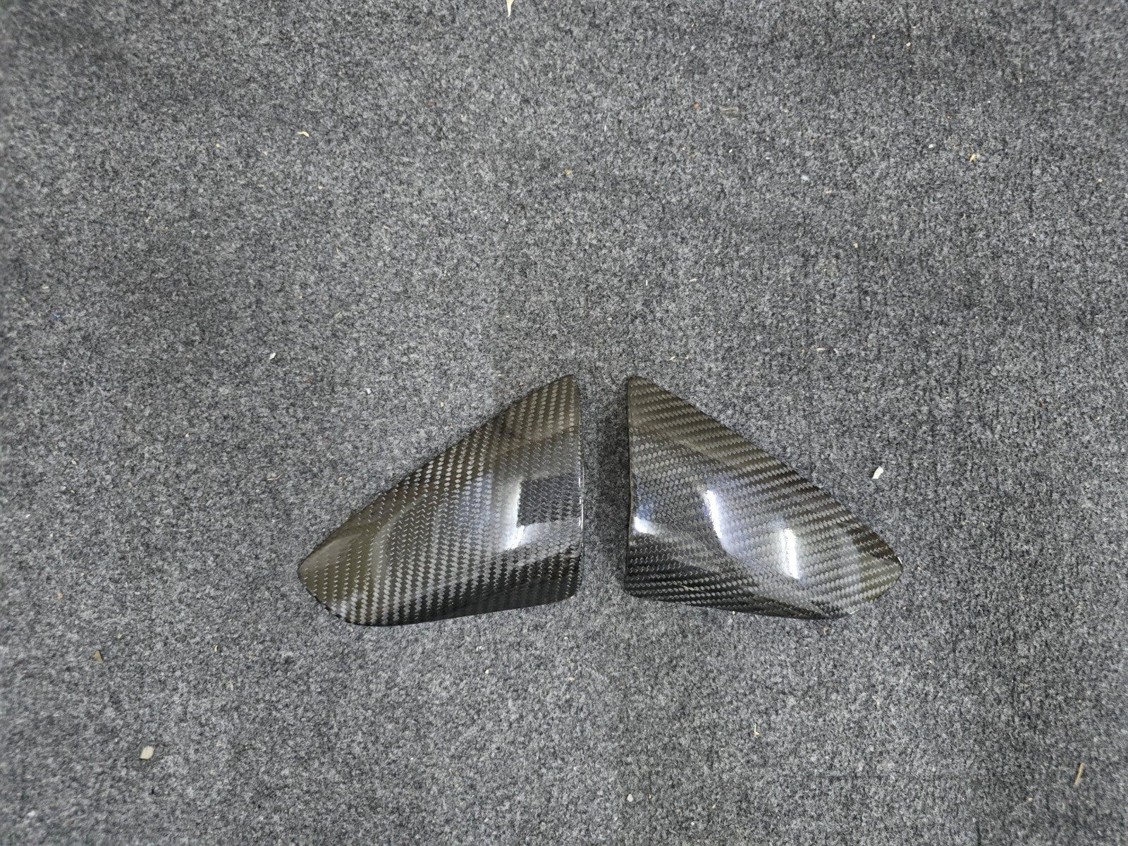 Carbon Fiber Tank Sliders for Suzuki GSX-R1000 (’17-) & GSX-R1000R (’17-)