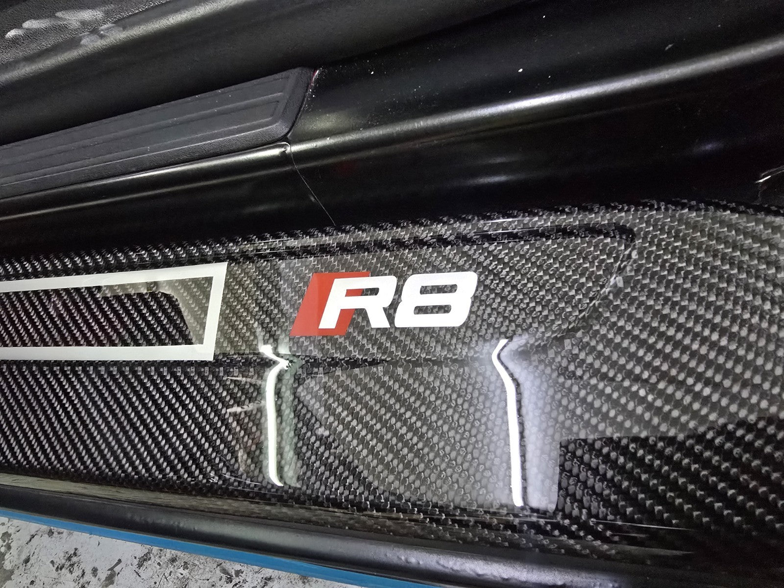 Fit For Audi R8 100% Carbon Fiber Outer Door Sill For Gen. 1 R8 2008-2015