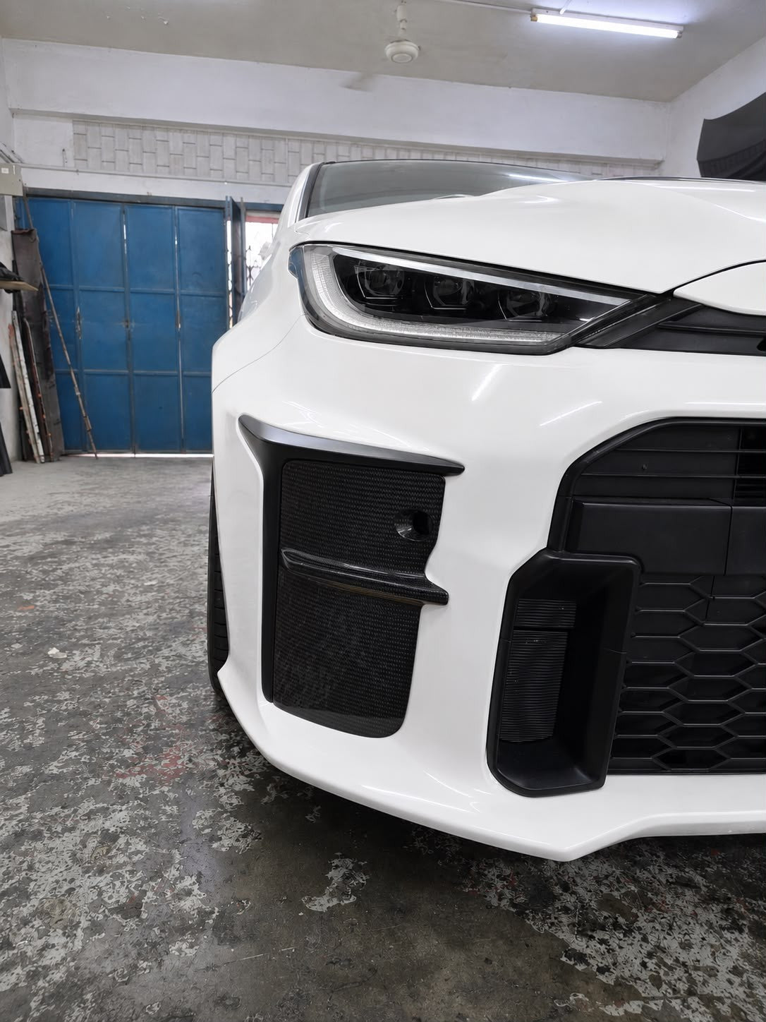 Fit For GR Yaris GXPA16 Carbon Fiber Front Bumper Duct Cover / Fog Lamp Delete