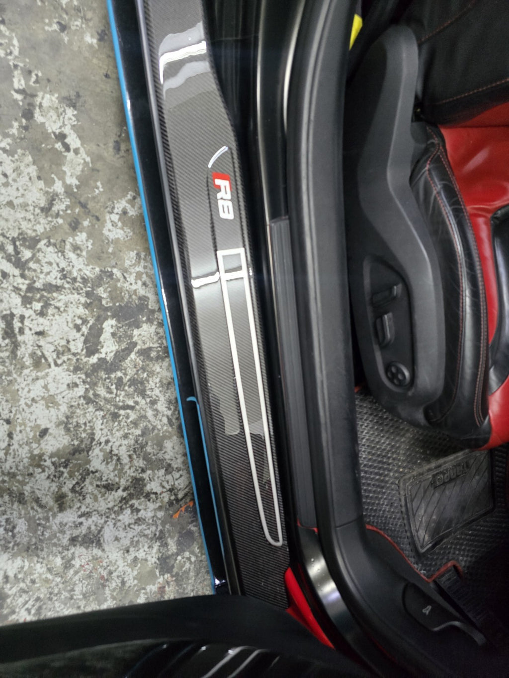 Fit For Audi R8 100% Carbon Fiber Outer Door Sill For Gen. 1 R8 2008-2015