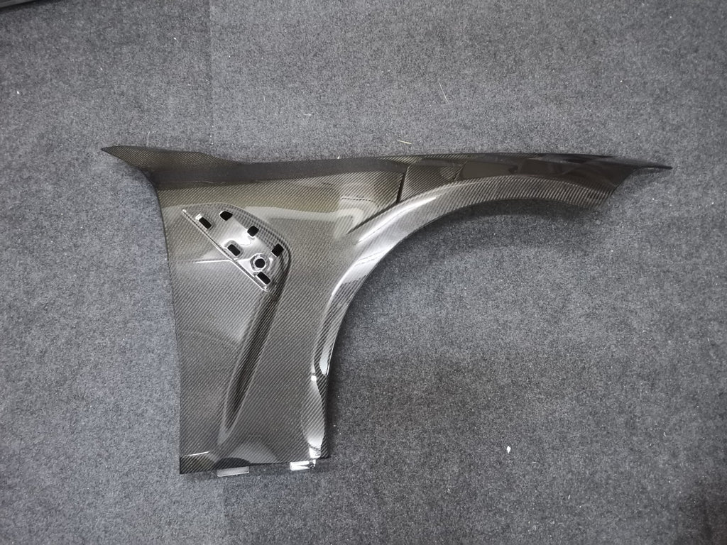 FIT FOR BMW MOTORSPORT DRY CARBON FIBER LIGHTWEIGHT FRONT FENDER - G82 M4