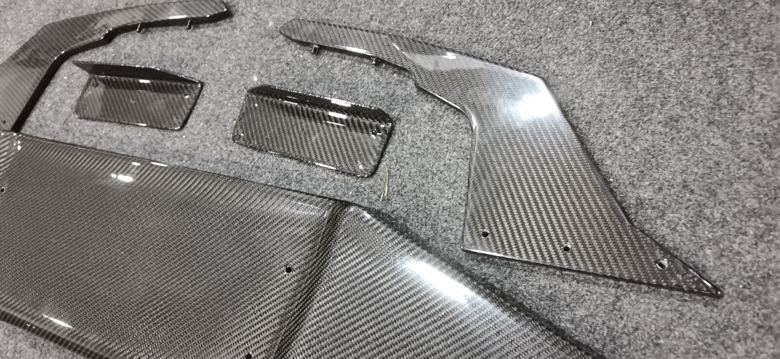 Universal Carbon Swan Neck GT Wing