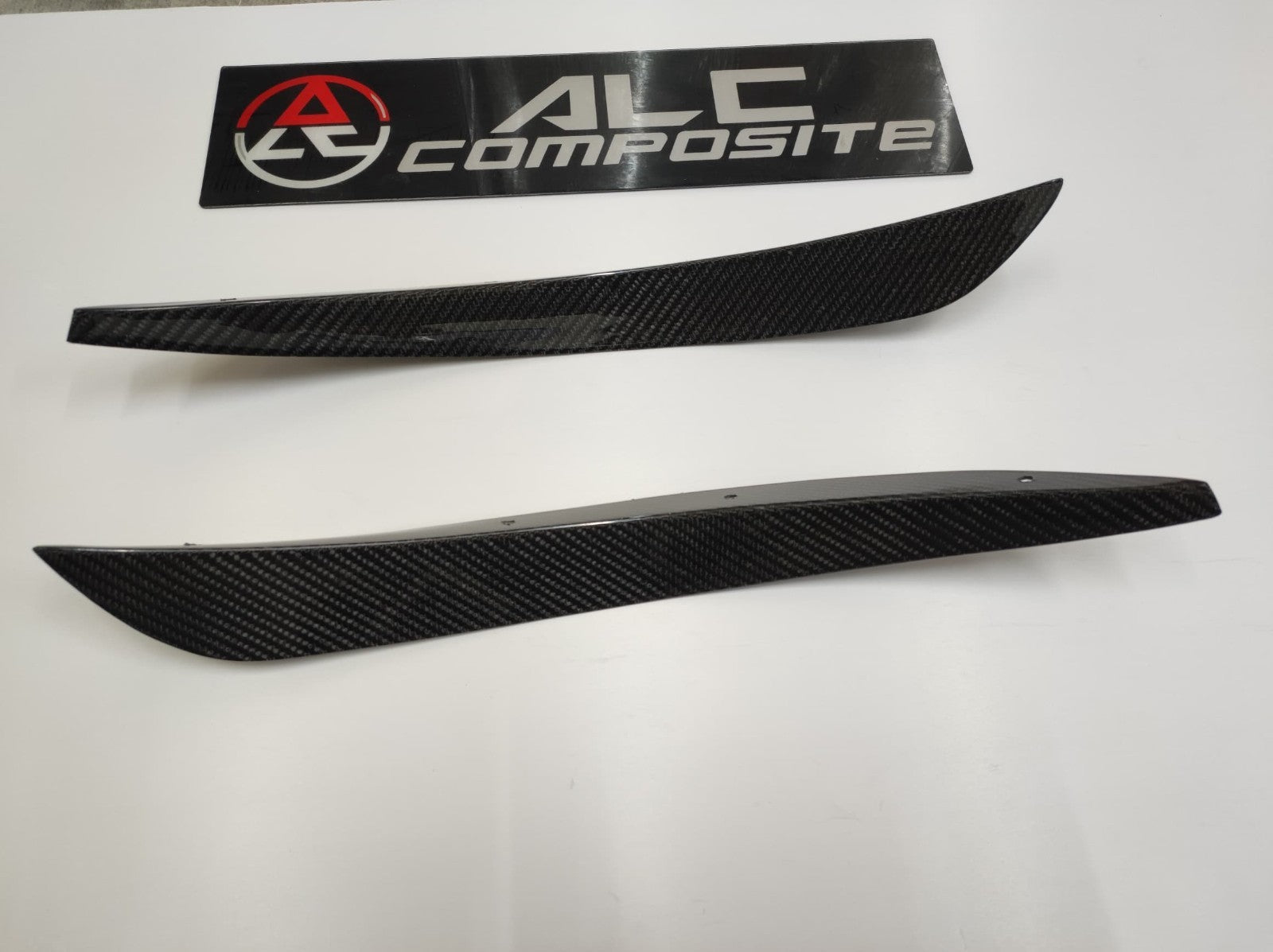 Fit For Audi R8 Gen 1 2008-2015 Front Bumper ALC Carbon Fiber Canard