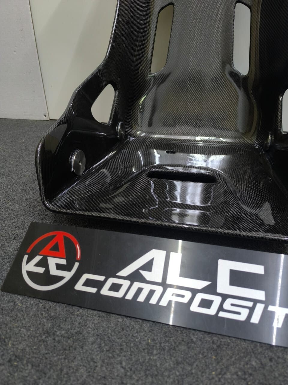 Dry Carbon Fiber Lightweight Bucket Seat With Padding & Bracket Harness 2pc 1set