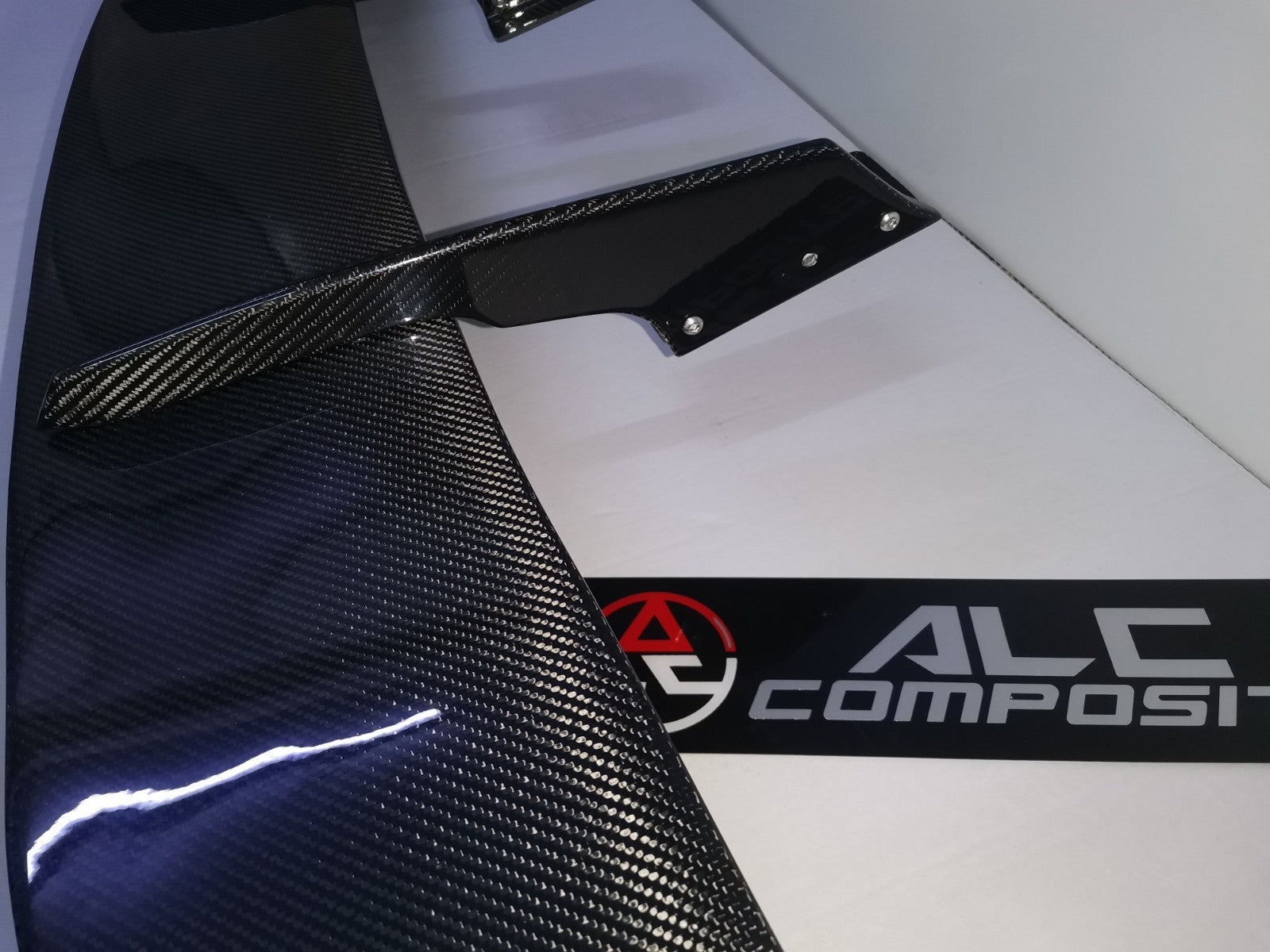 Fit For golf MK7 ALC Composite design Carbon Fiber Rear GT wing W/Carbon bracket