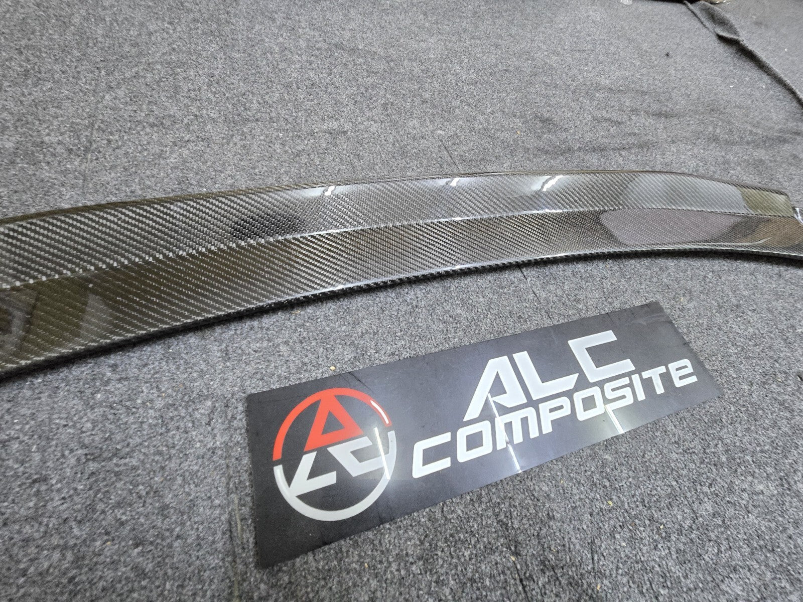 Fit For Toyota GR Yaris Carbon Fiber/Forged Carbon Fiber Center Rear Spoiler