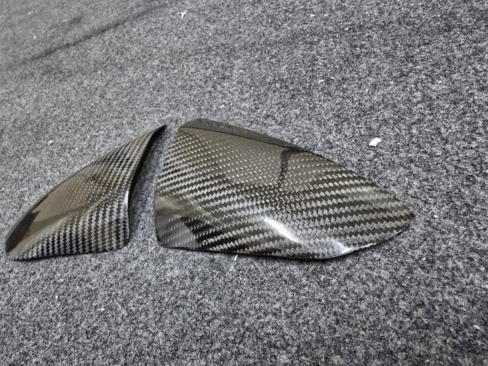 Carbon Fiber Tank Sliders for Suzuki GSX-R1000 (’17-) & GSX-R1000R (’17-)
