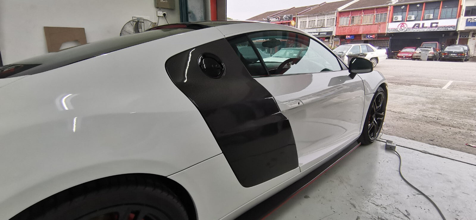 FIT FOR AUDI R8 V8 & V10 COUPE 08-15 CARBON FIBRE SIDE BLADES (LEFT AND RIGHT)