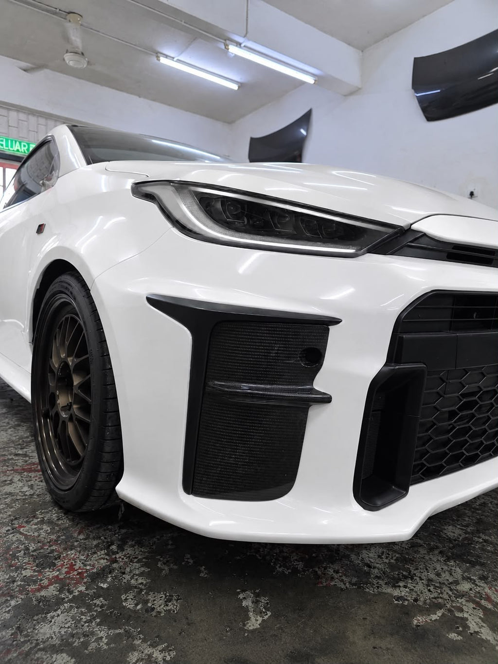 Fit For GR Yaris GXPA16 Carbon Fiber Front Bumper Duct Cover / Fog Lamp Delete