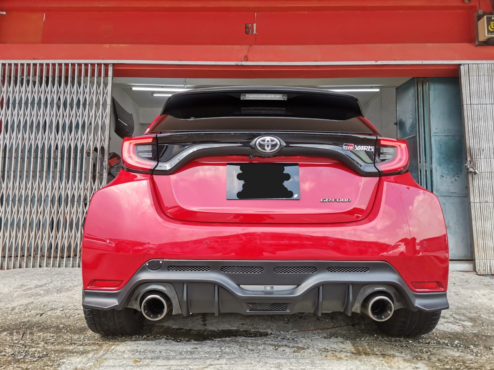 Fit for Toyota Yaris GR Rear Bumper FRP Diffuser With Carbon Heat Shield Cover 