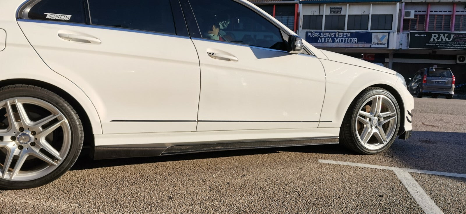 Fit For Mercedes W204 C63 Vorsteiner Style Carbon Fiber Side Extension 