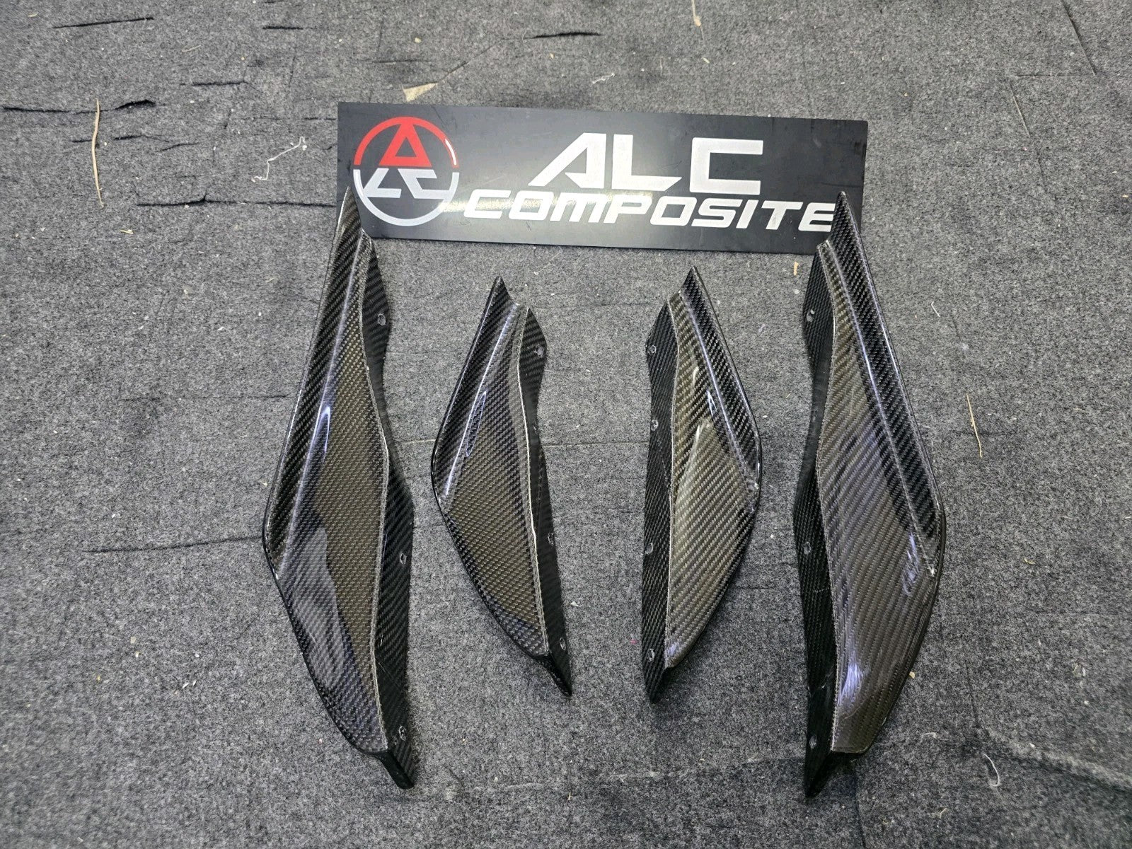 Fit For Audi TTRS MK2 8J Carbon Fiber Front Bumper Canard 4pcs Set (Screw on)